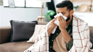 نوبة العطس المتكرر: متى تتحول وظيفة طبيعية إلى علامة تستدعي استشارة الطبيب؟